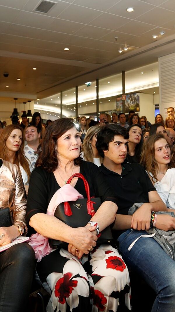 Katia Aveiro, Dolores Aveiro