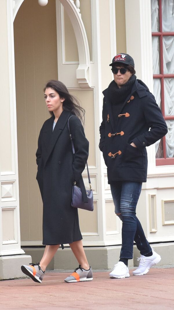 cristiano ronaldo, georgina rodríguez, disneyland, paris