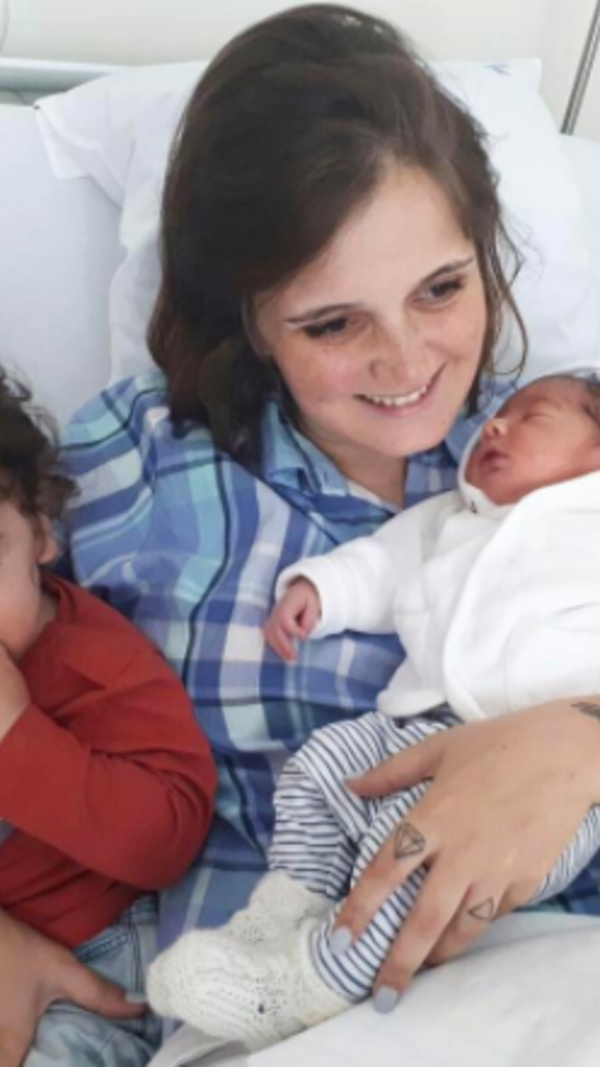 Carolina Deslandes, Benjamim 