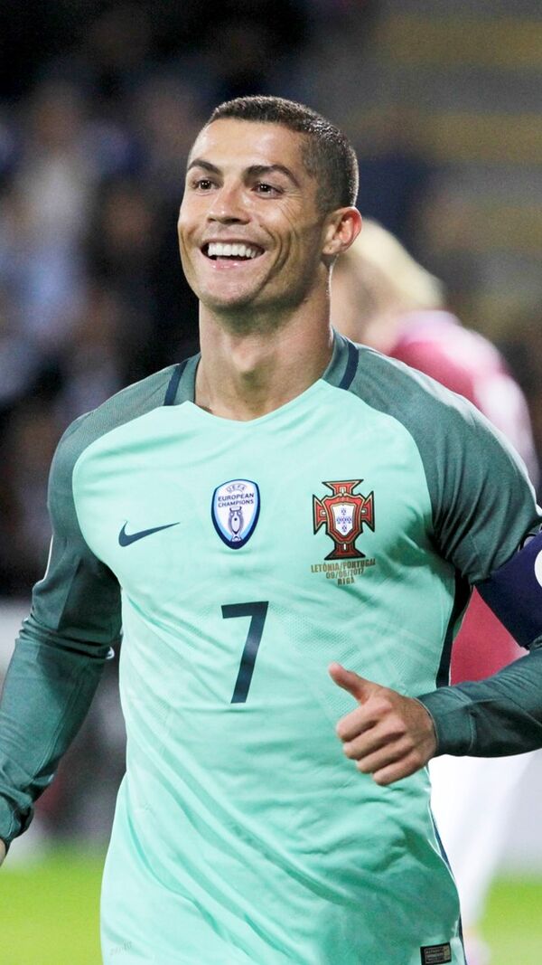 Vera Alohno, Cristiano Ronaldo
