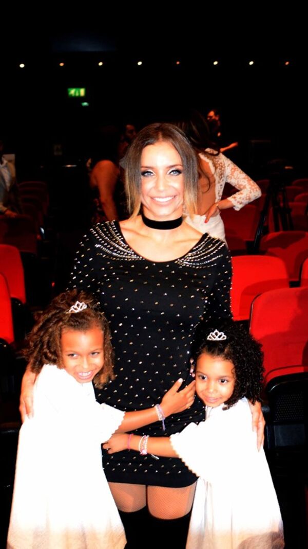 Nova família Luciana Abreu