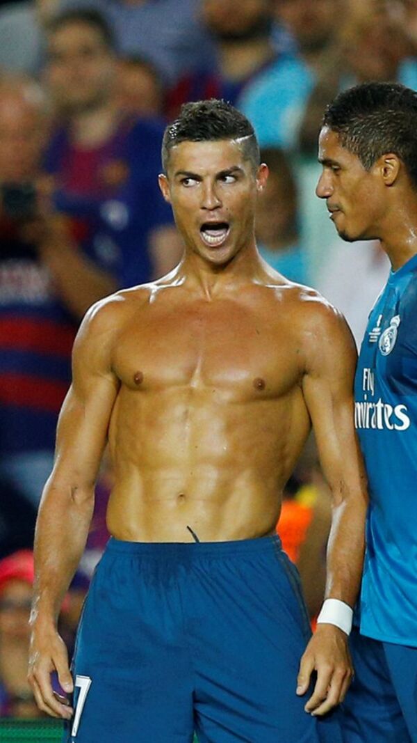 Ronaldo no jogo da supertaça espanhola Barcelona-Real Madrid