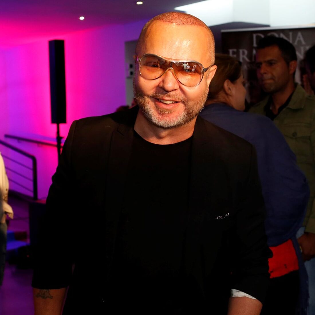 Eduardo Beauté, cirurgias plásticas, implante