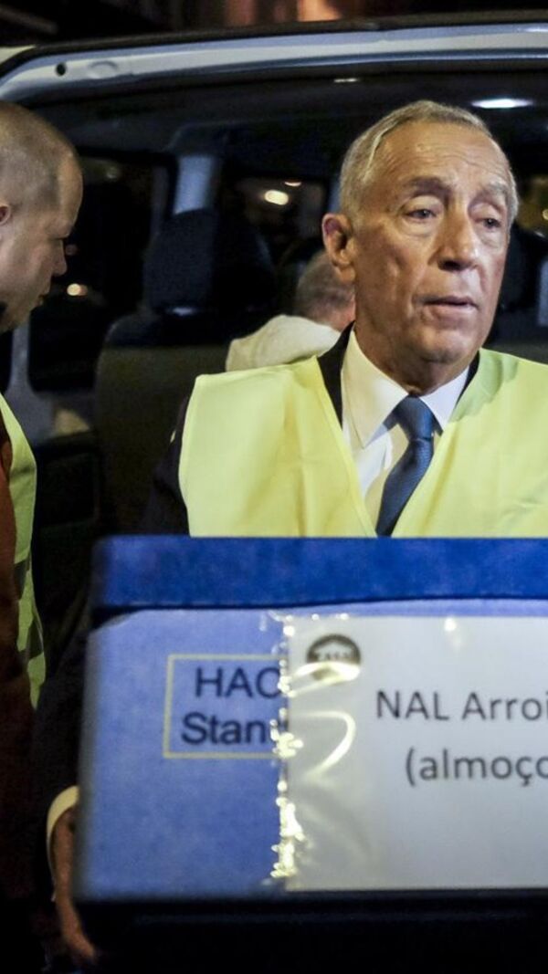 Marcelo passa noite de S. Marinho na rua com os sem-abrigo