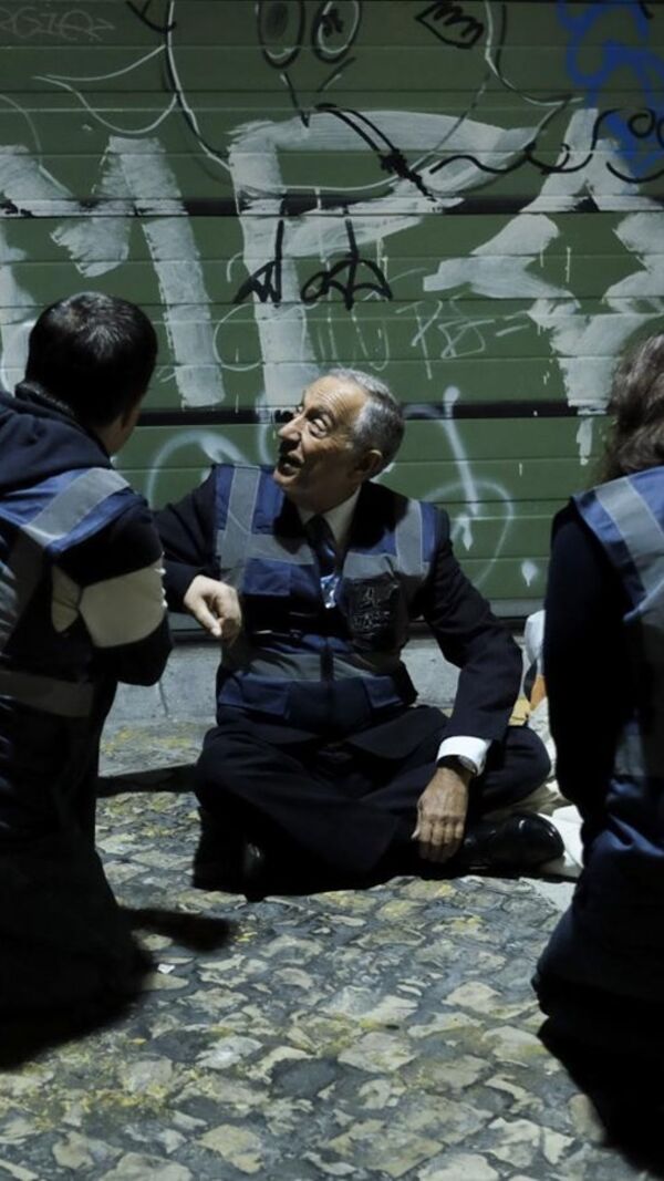 Marcelo passa noite de S. Marinho na rua com os sem-abrigo