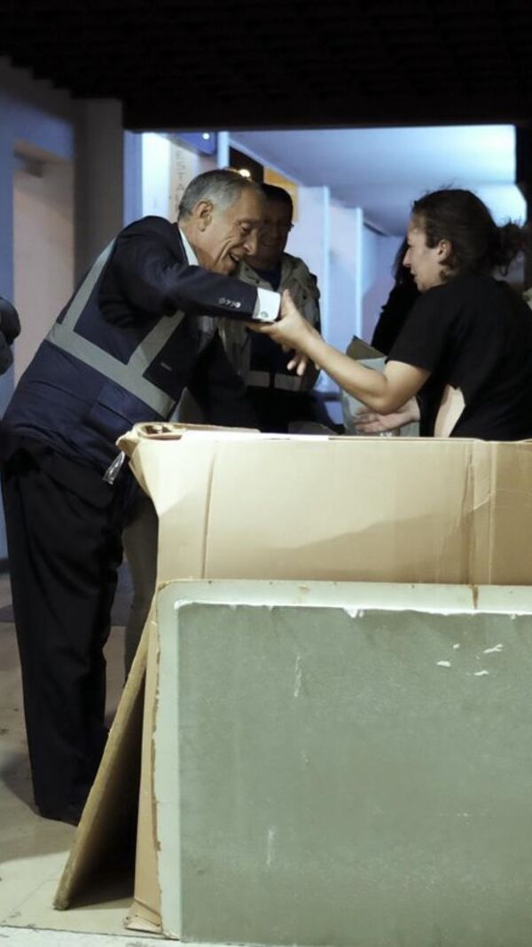 Marcelo passa noite de S. Marinho na rua com os sem-abrigo