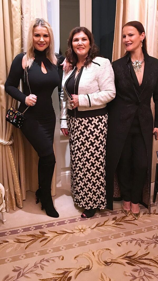 Katia Aveiro, Elma, Dolores