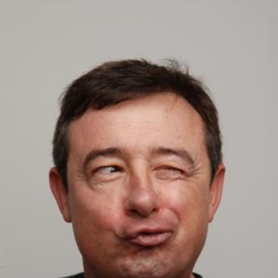 Luís Aleluia, ator, menino tonecas, violência doméstica, padrasto