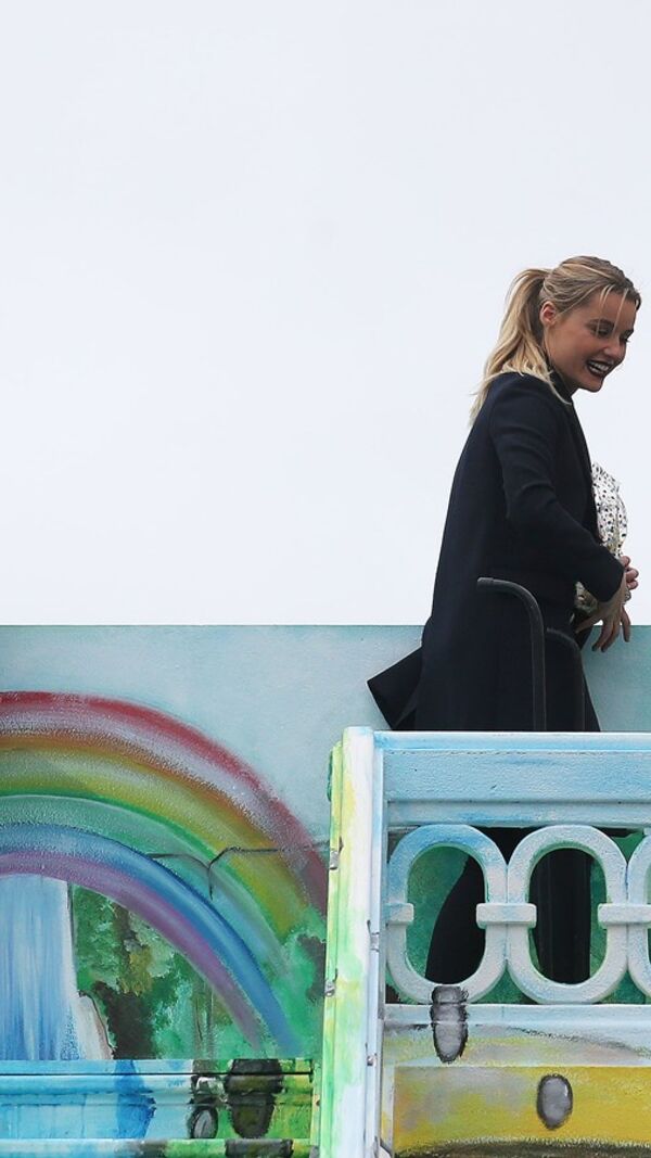 Kelly Bailey, Lourenço Ortigão