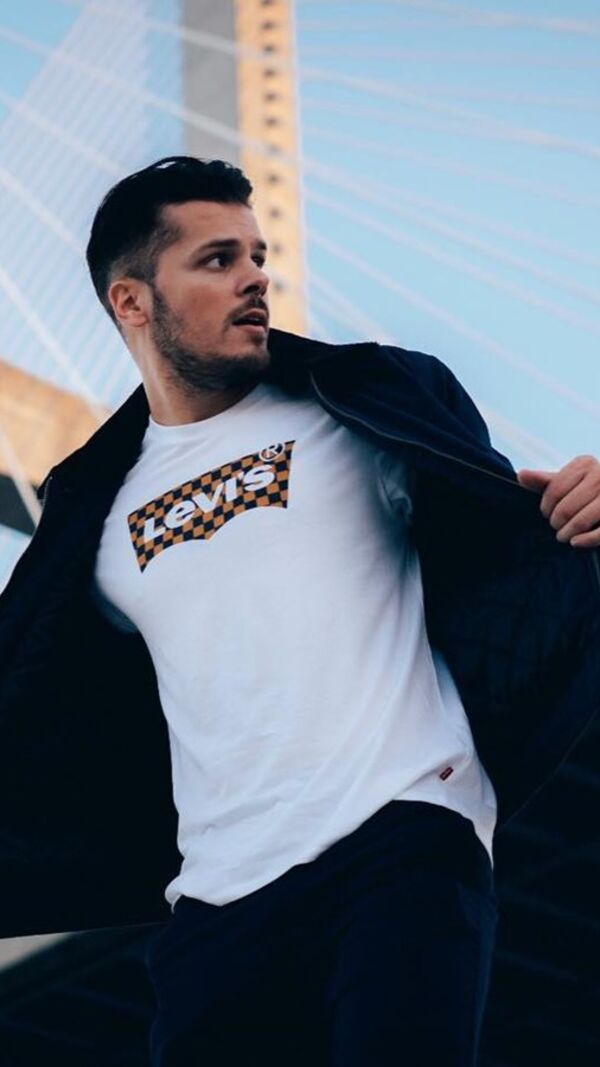 Mickael Carreira