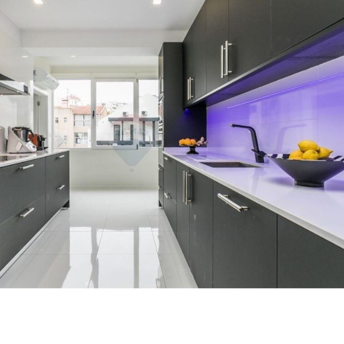 mickael carreira, tony carreira, apartamento, casa, imagens, compra, vende casa