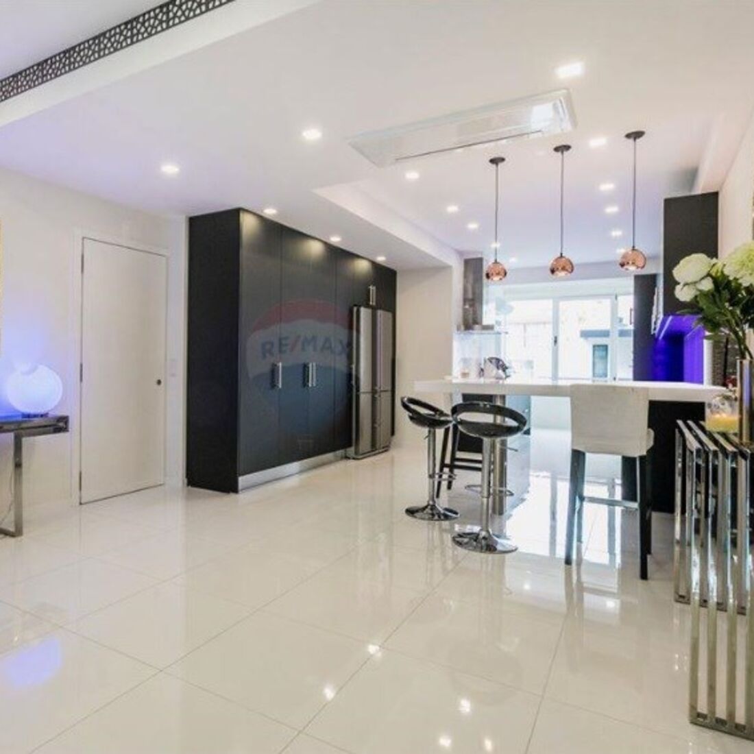 mickael carreira, tony carreira, apartamento, casa, imagens, compra, vende casa