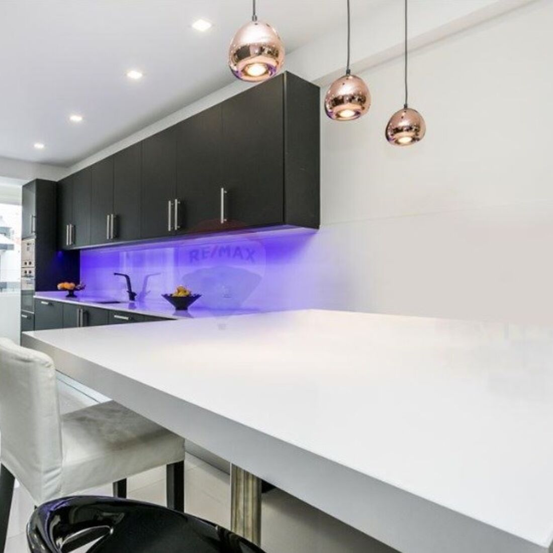 mickael carreira, tony carreira, apartamento, casa, imagens, compra, vende casa