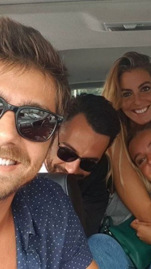 Jessica Athayde, Kelly Bailey