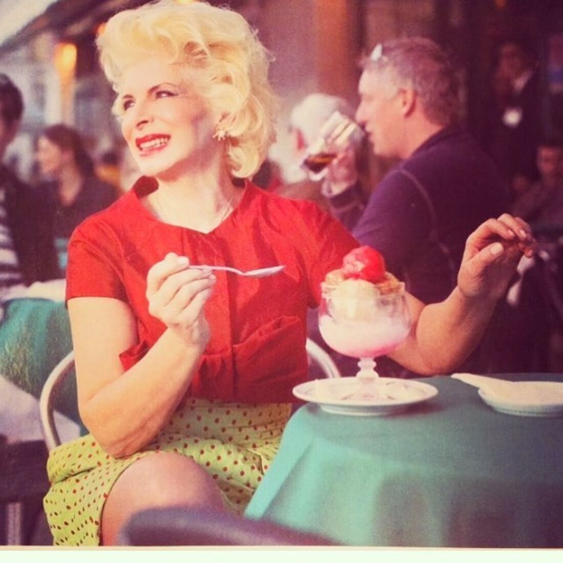 Lili Caneças, Dois brancos e um preto