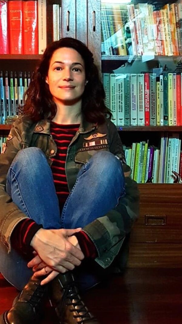 Paula Neves