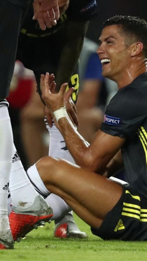 Cristiano Ronaldo, juventus, lágrimas, valencia, europa, expulsão, jogo, futebol