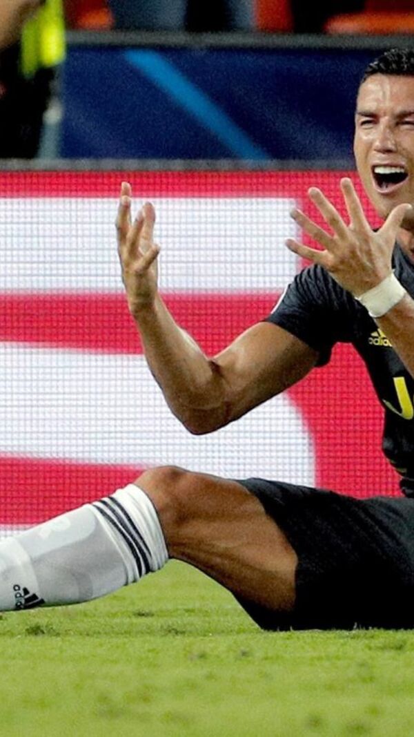 Cristiano Ronaldo, juventus, lágrimas, valencia, europa, expulsão, jogo, futebol