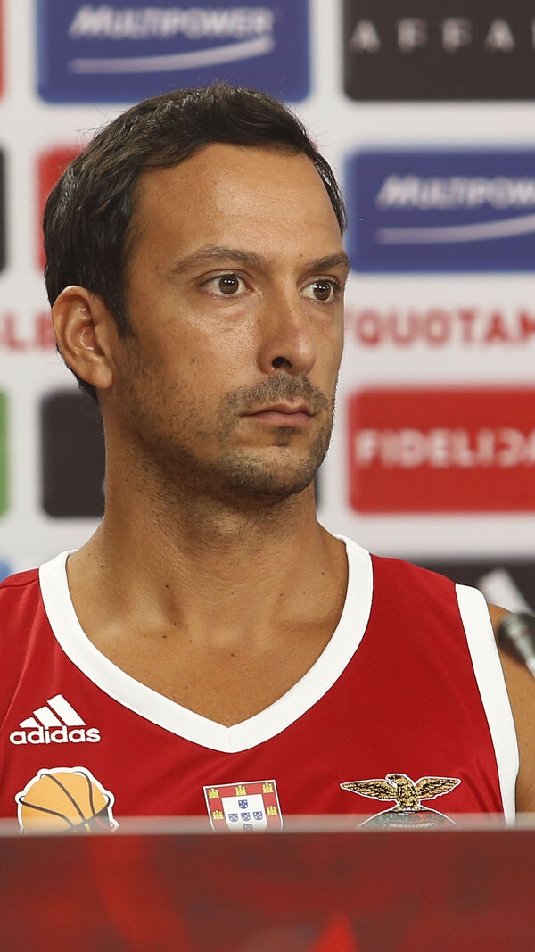 diogo carreira. benfica