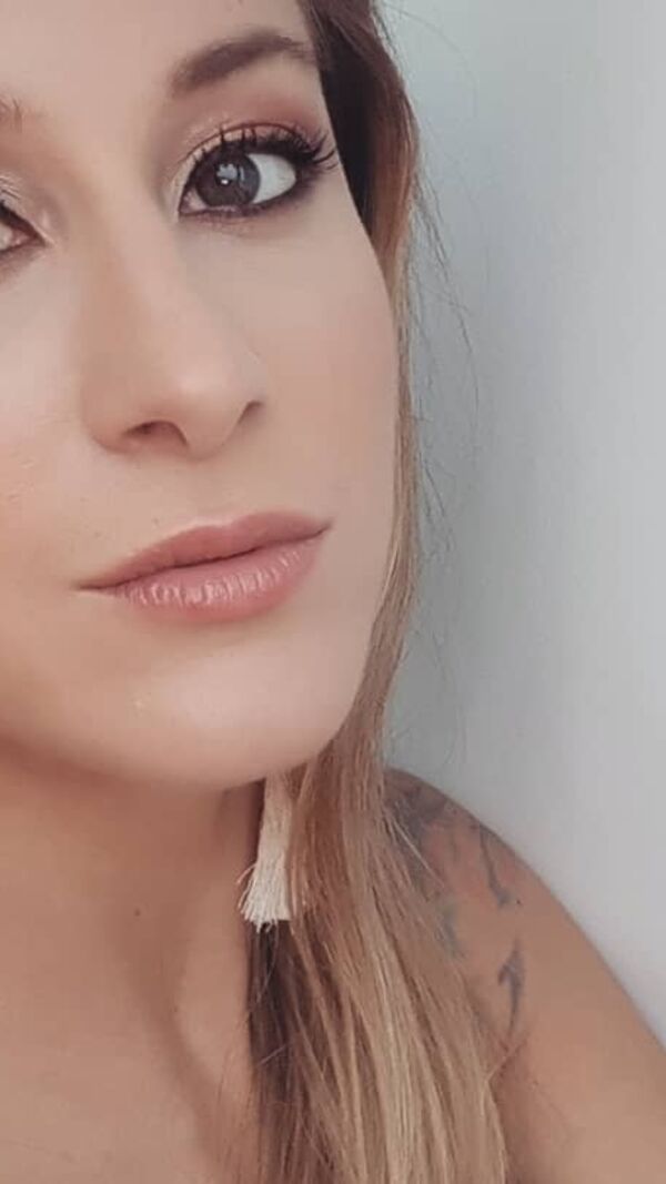 Casados à Primeira Vista, Eliana