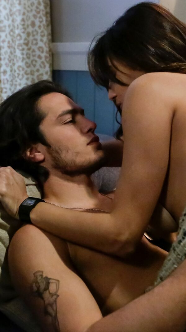 Alguém perdeu, novela, cmtv, joão mota, rafaela covas, cenas ousadas, sexo