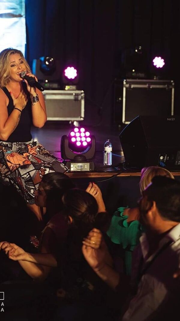 Cantora Micaela