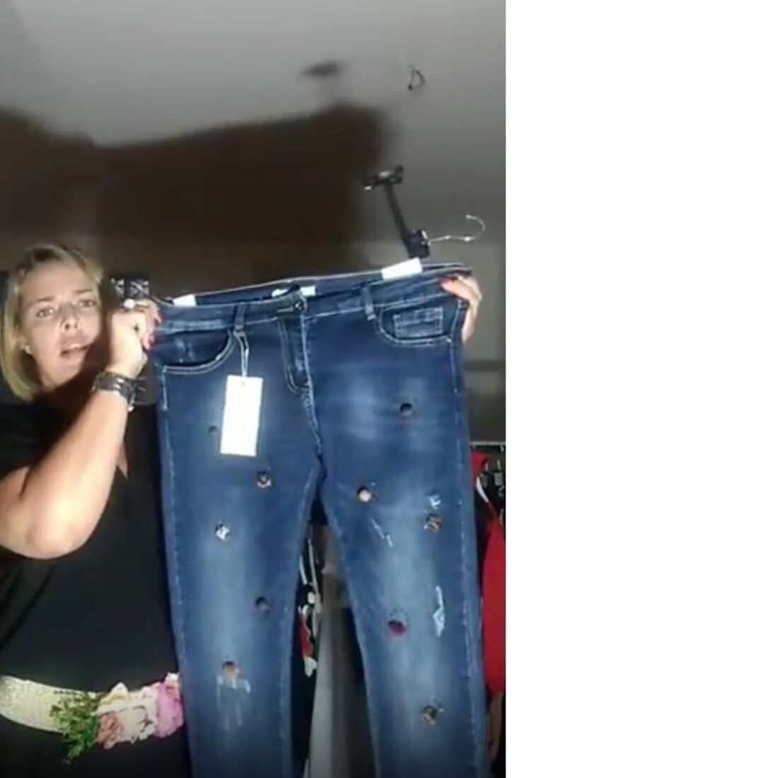 Cantora Micaela, polémica, penhoras, banca, negócio, venda de roupa, internet