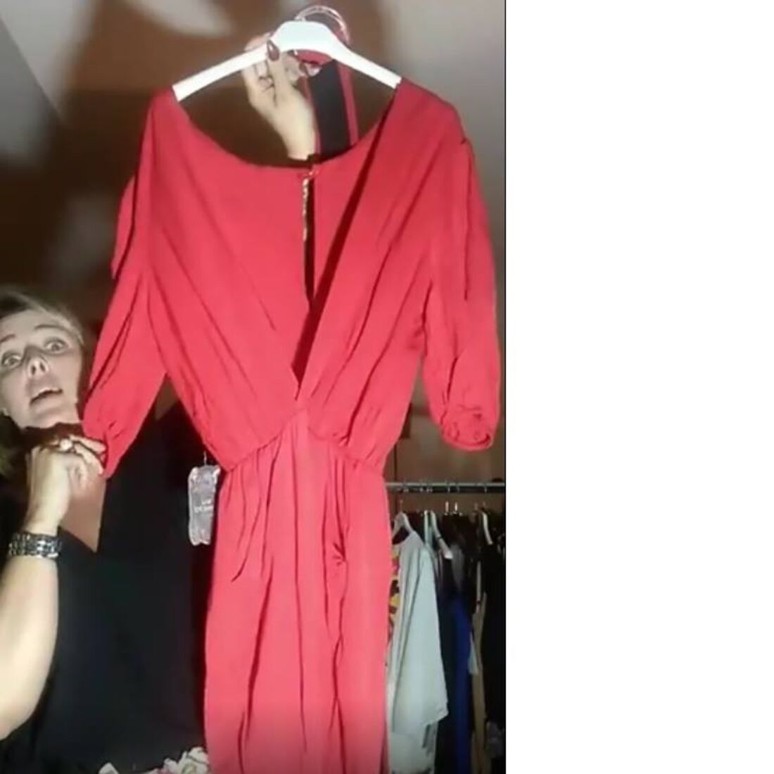 Cantora Micaela, polémica, penhoras, banca, negócio, venda de roupa, internet