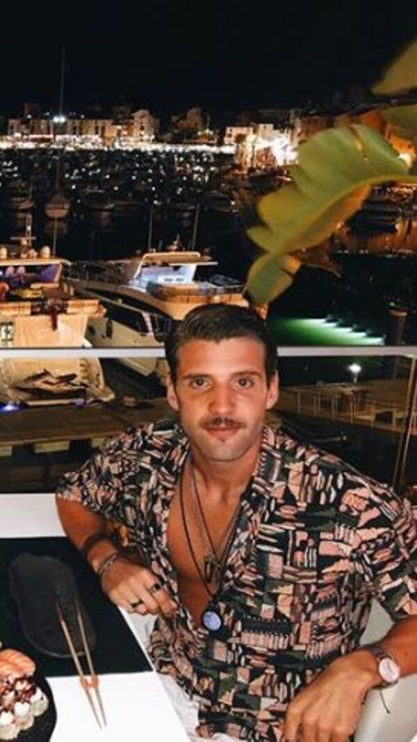 Ângelo Rodrigues  com amigo no Algarve, antes de ser internado