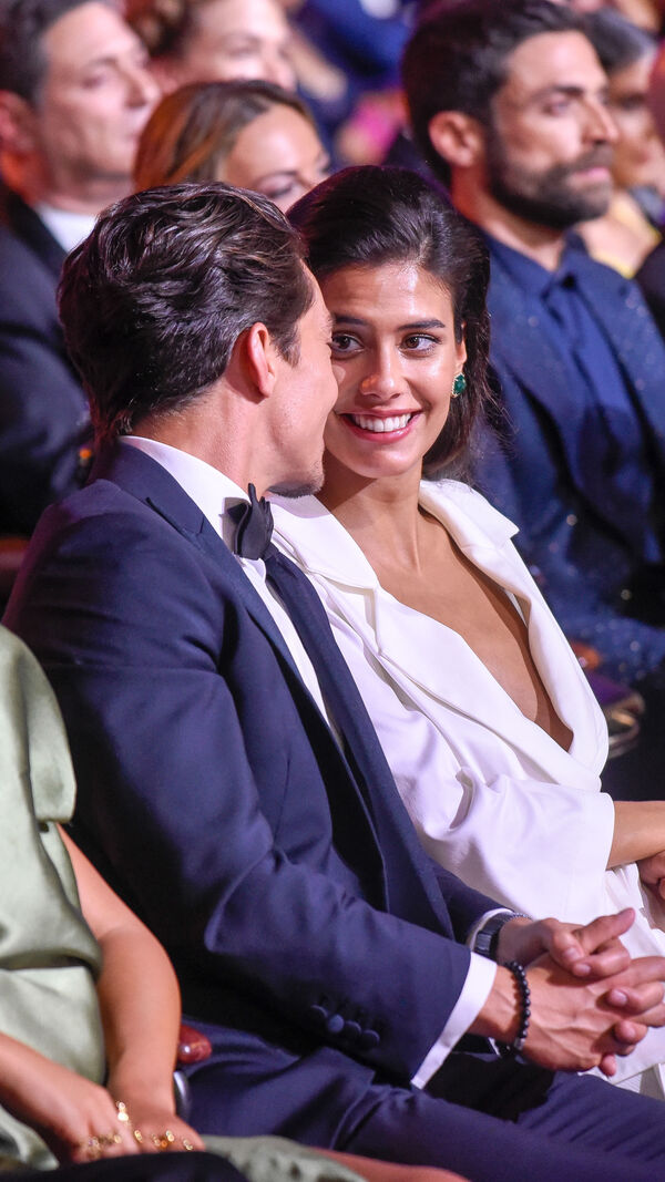 José Mata, Isabela Valadeiro