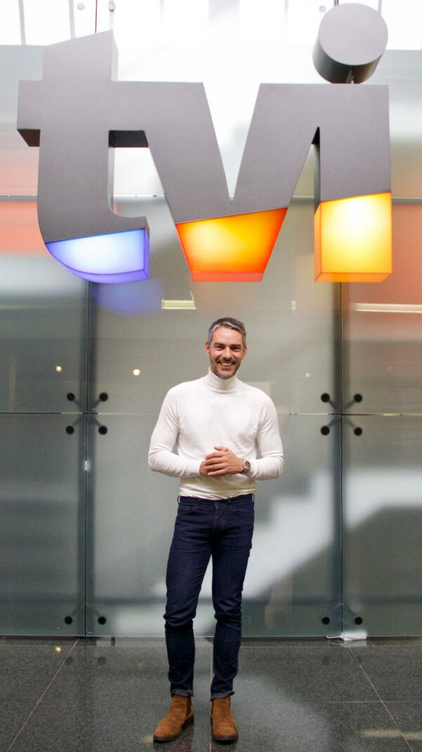 Cláudio Ramos na primeira visita à TVI
