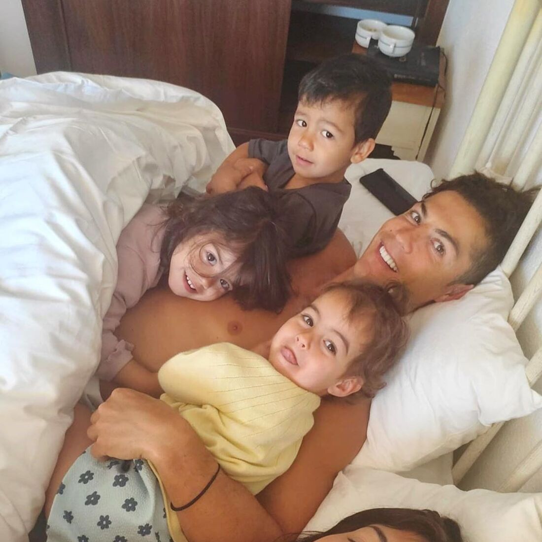 cristiano ronaldo, georgina rodriguez, alana martina, mateo, eva