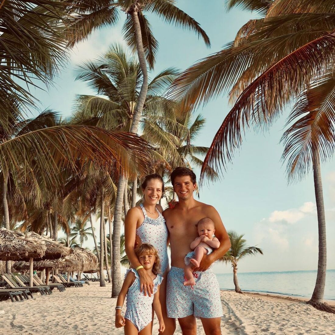 maria, lourenço, o noivo é que sbae