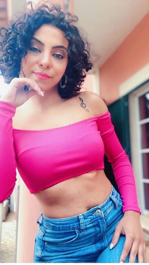 Jessica Fernandes, Renato