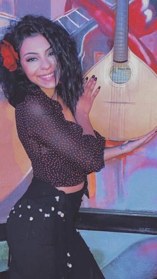 Jessica Fernandes, Renato