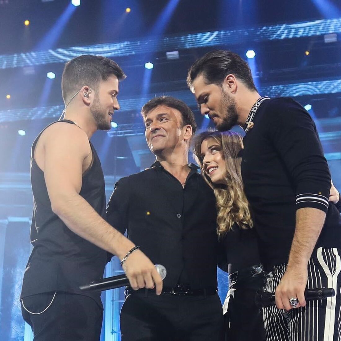 Tony Carreira com os filhos