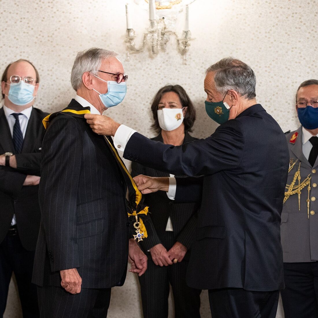 Júlio Isidro, marcelo rebelo de sousa, condecorado, condecoração