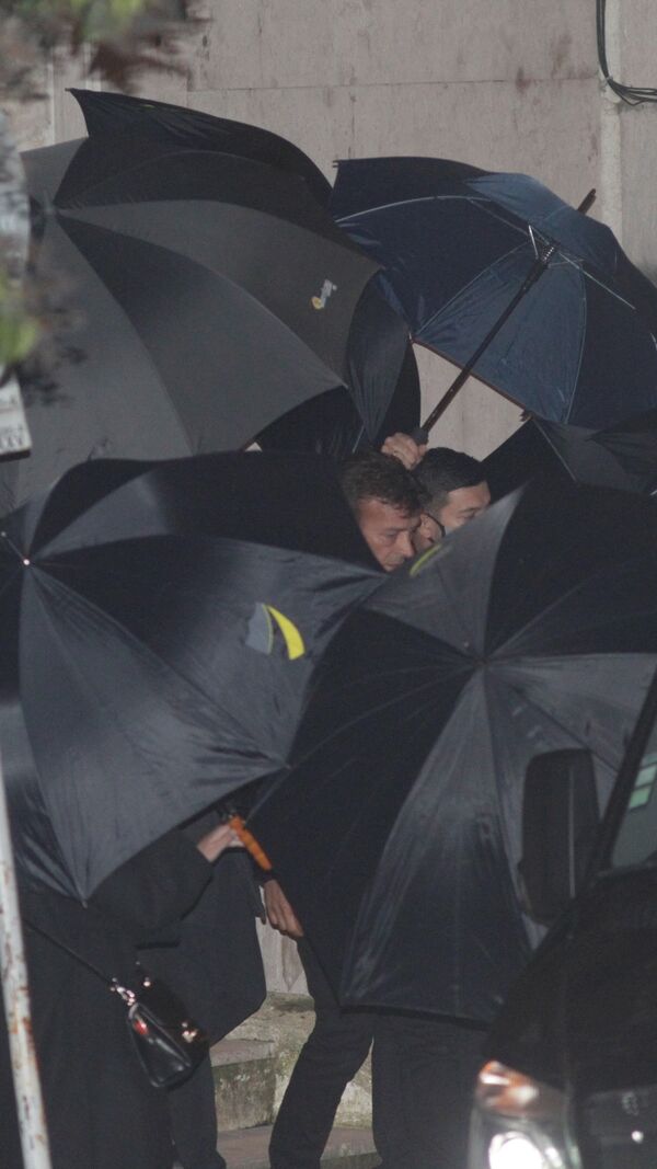 Tony Carreira no velório da filha, Sara Carreira