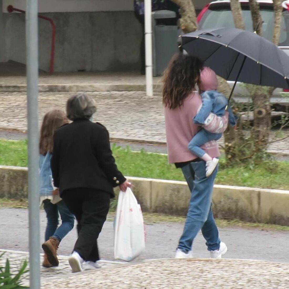 Sara Barradas, mãe, prisão, Estabelecimento Prisional de Tires
