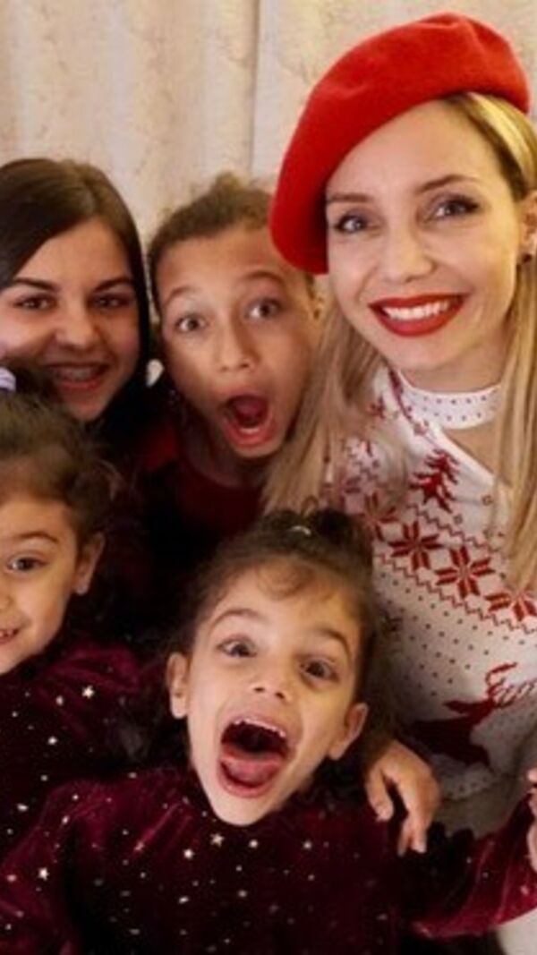 Luciana Abreu com as filhas