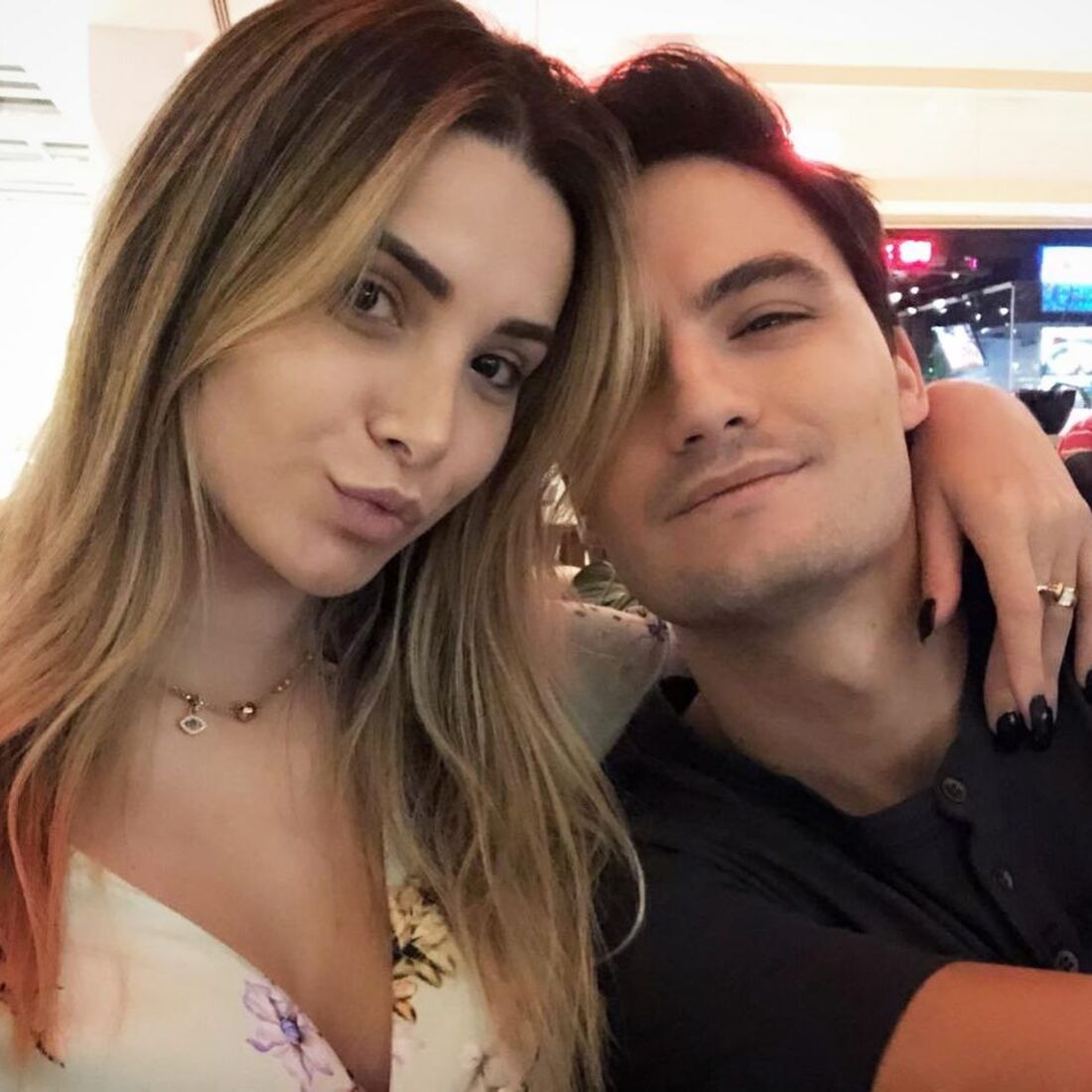 Bruna Gomes e Felipe Neto