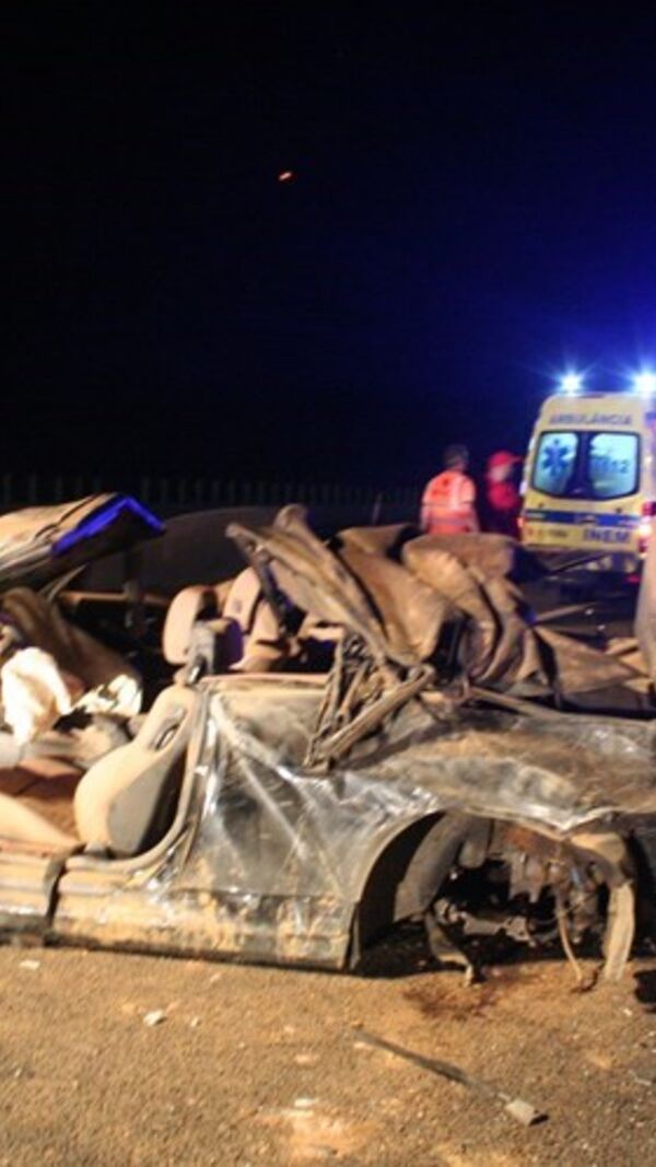 O carro em que Angélico seguia ficou completamente destruído