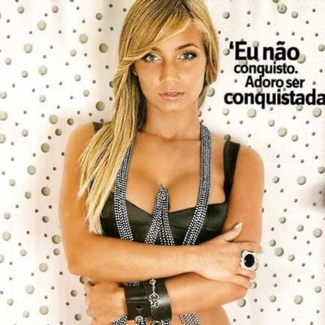 Luciana Abreu para a FHM