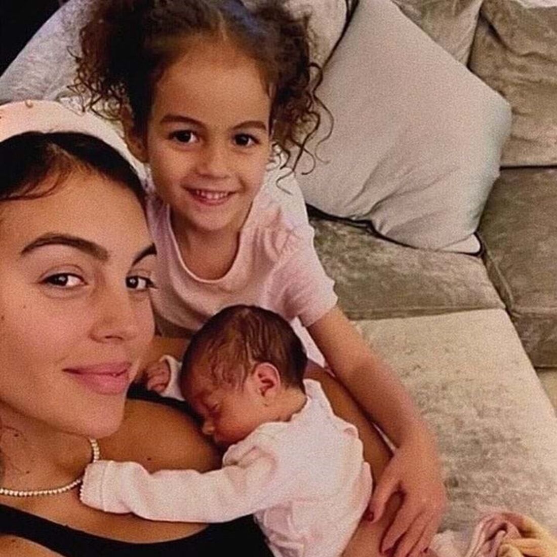 Georgina Rodríguez com os filhos