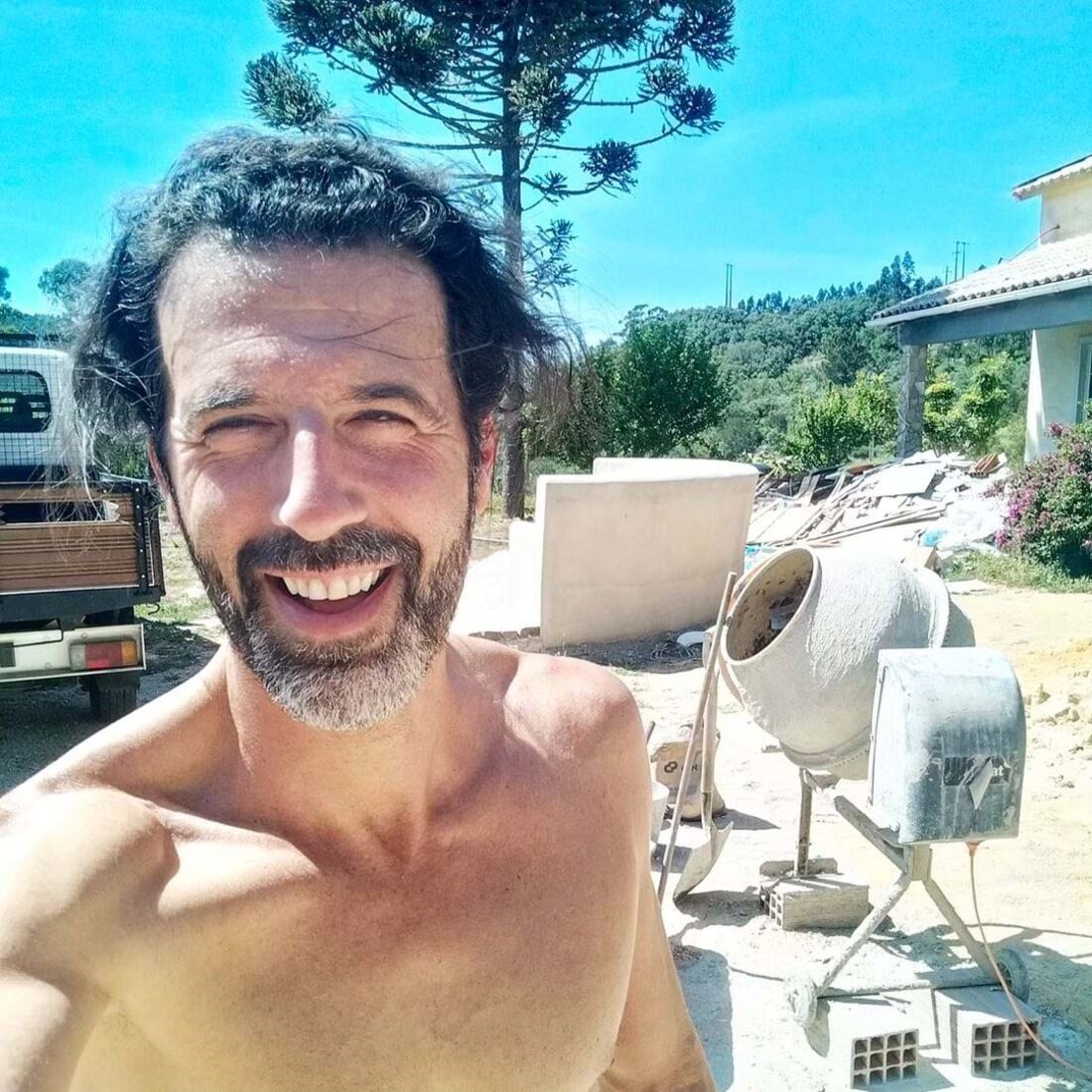 Gustavo Santos, escritor, apresentador