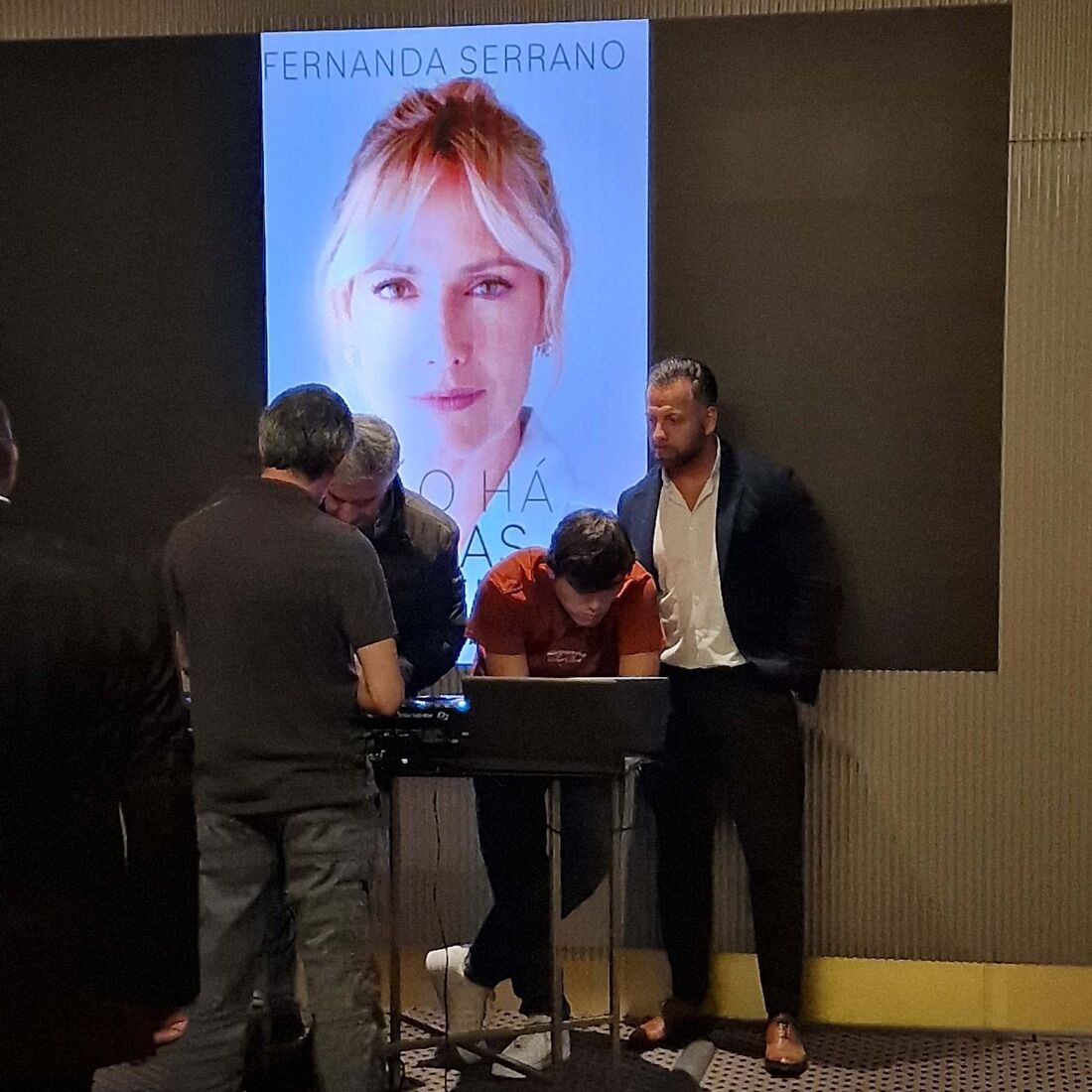 Fernanda Serrano, Pedro Miguel Ramos, Santiago, Maria Luisa, Laura