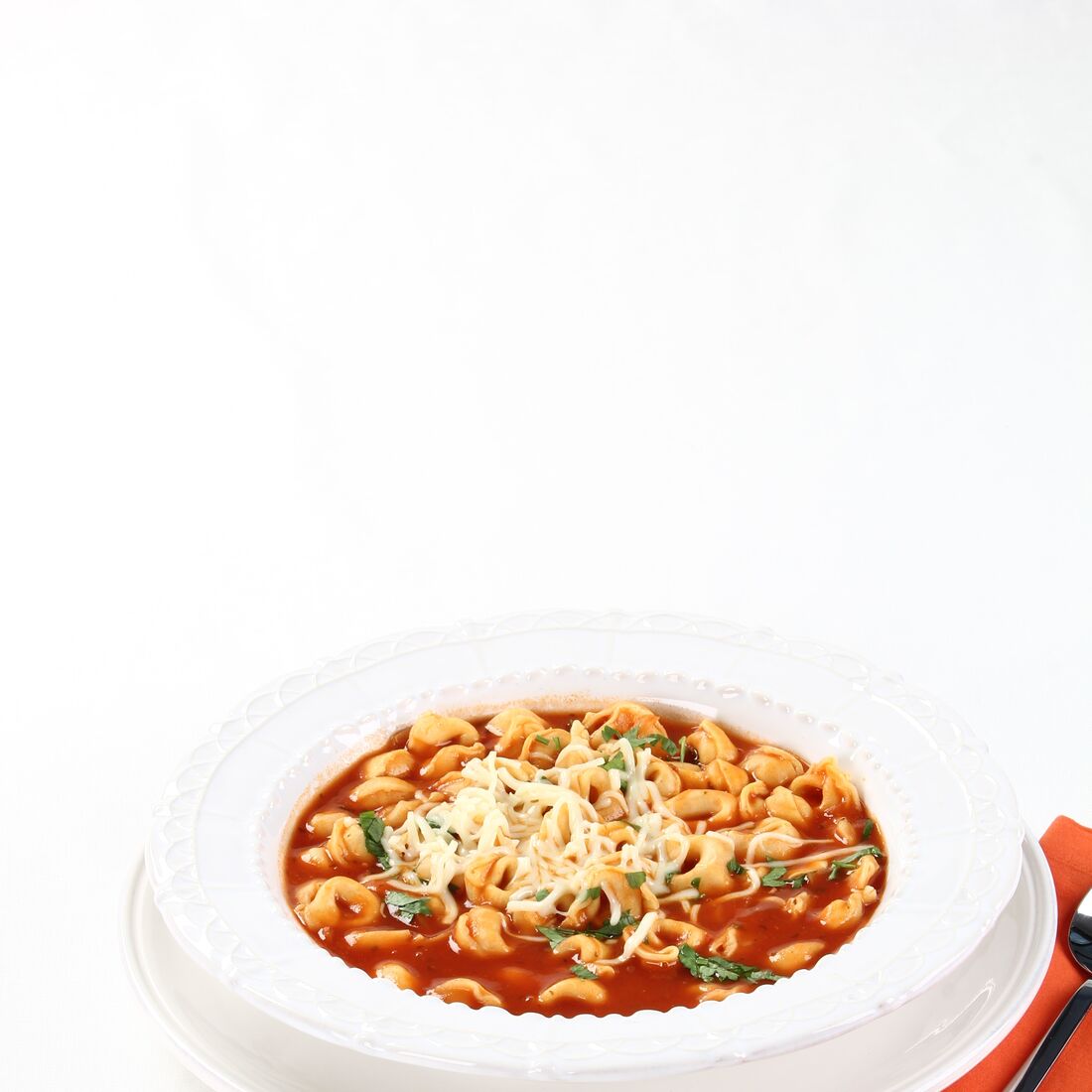 Sopa de Tomate com Tortellini