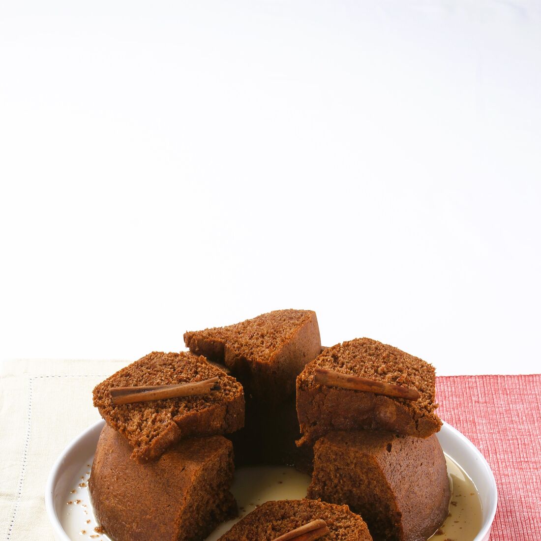 Bolo de Chocolate com Calda de Rum