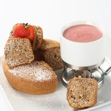 fondue de morango com bolo de noz