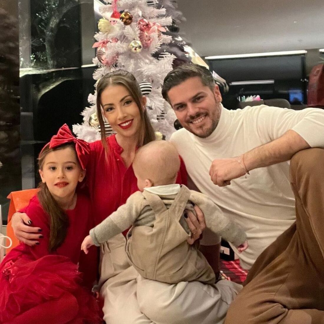 Laura Figueiredo e Mickael Carreira